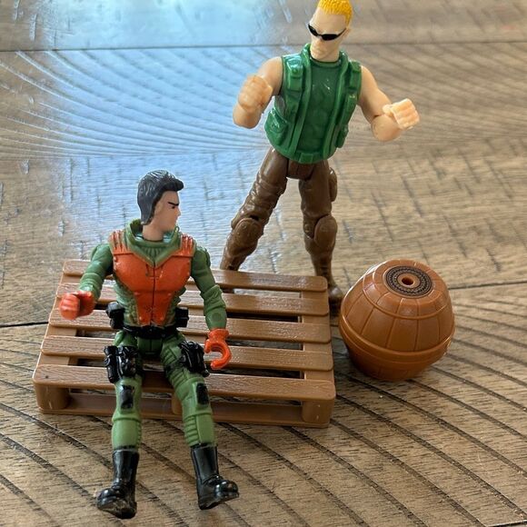 Bruder Bruhs 😎 😎 2 Action Figures w/ barrel & pallet - Picture 10 of 11